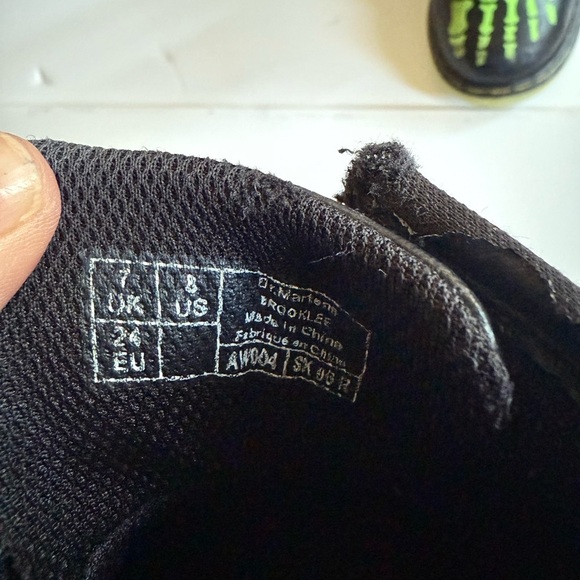 Dr Martens RARE Delaney Skelly glow boots toddler 8 - Picture 5 of 7